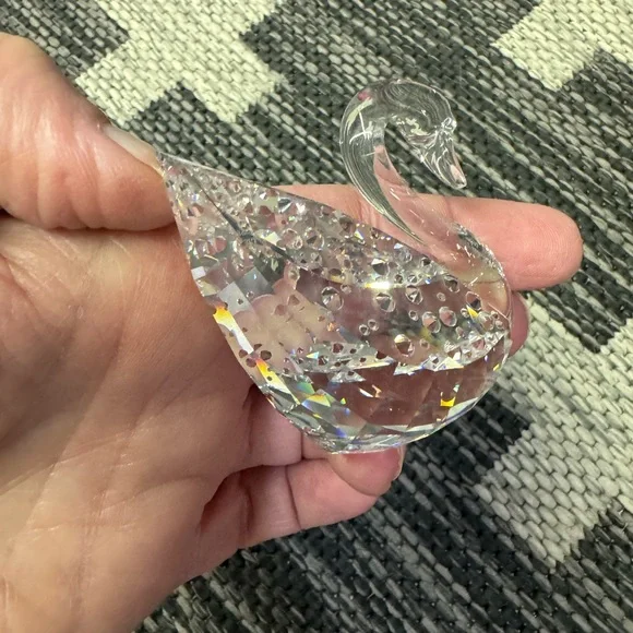 Swarovski Crystal Swan With Stand - Picture 2 of 6